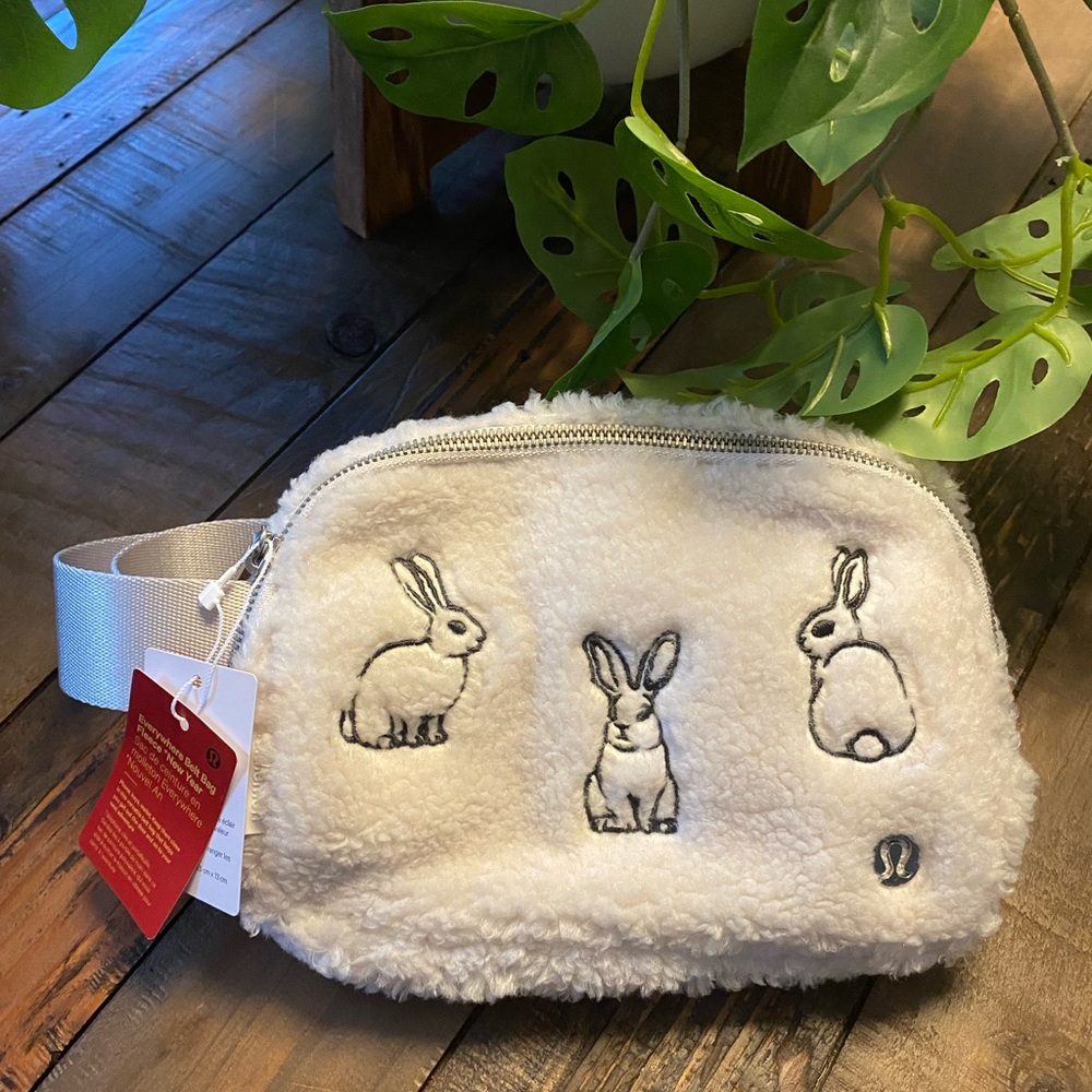 Lululemon New Year Rabbit Everywhere Belt Bag 1L Sherpa